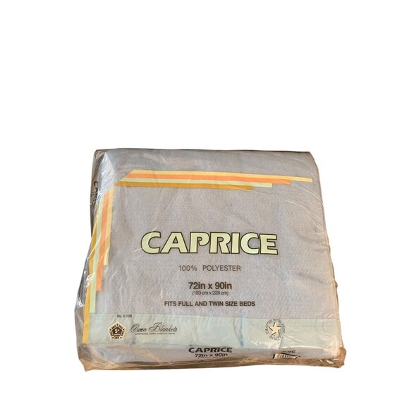 Caprice Blanket 72" x 90" Fits Twin & Full Bed Blue 100% Polyester Light Blue - Picture 1 of 5